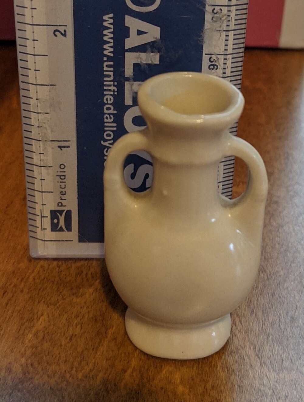 Classic White Vintage Ceramic Mini Vase - Decorative Home Accent